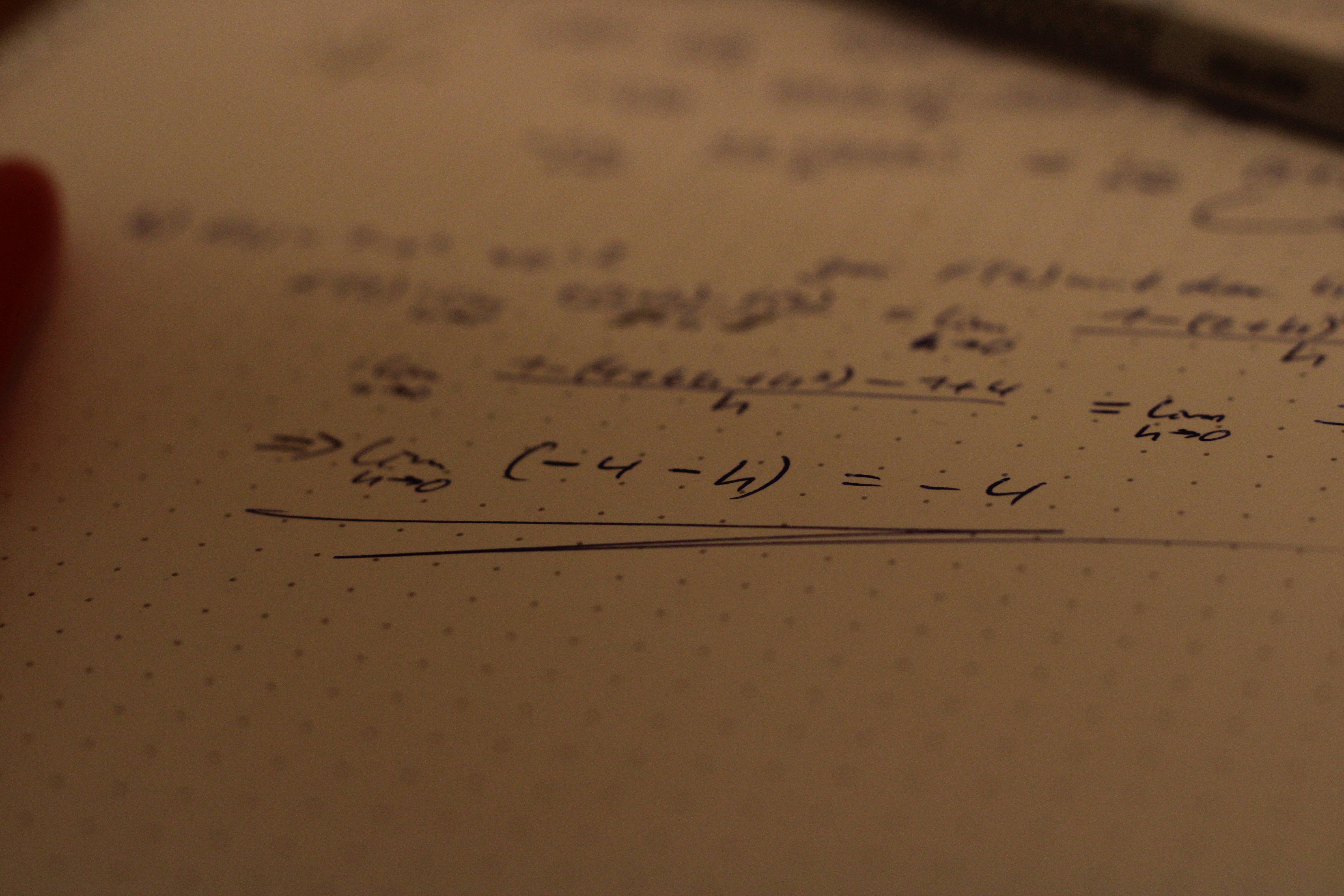 노트와 펜 이미지